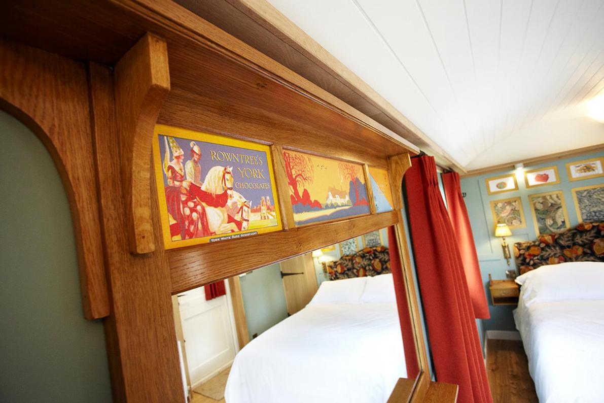 Hornington Manor Luxury Shepherd Huts York Ngoại thất bức ảnh